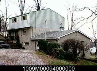3104 Southern Dr, South Park, PA