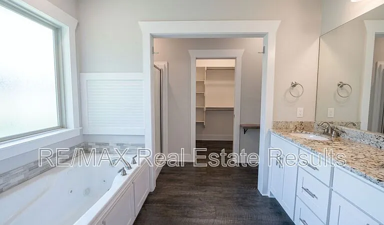 9 Burnham Dr — Photo 8