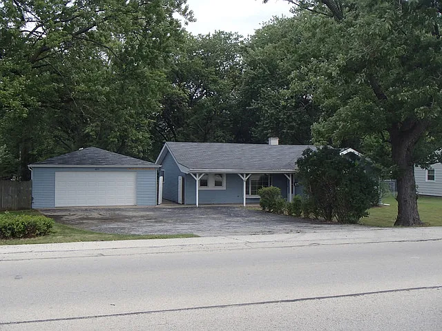 18115 Cicero Ave photo 1