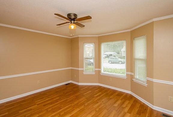 4th image of 210 Holden Dr
