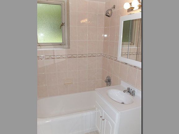 3rd image of 6700 192nd St APT 1911