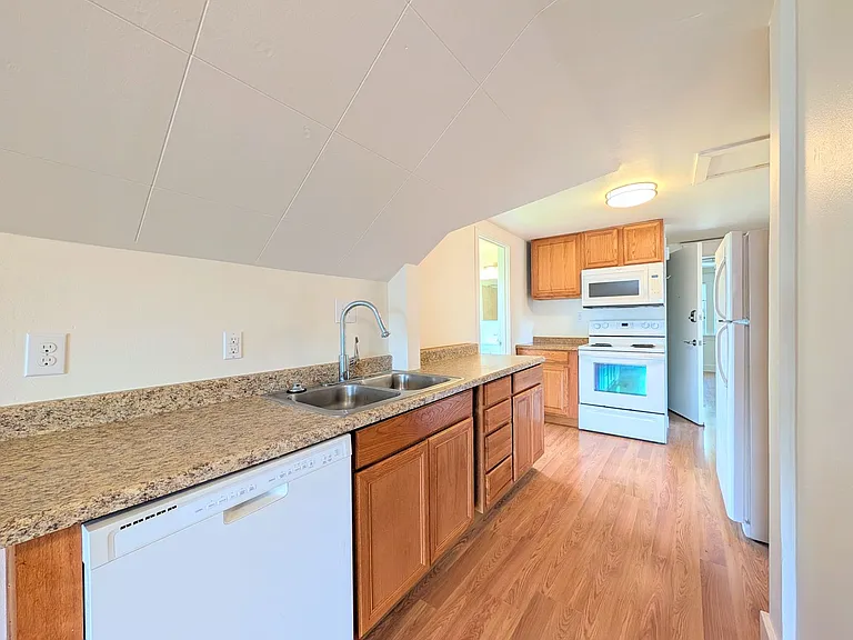 1022 Oakes Ave #B — Photo 6