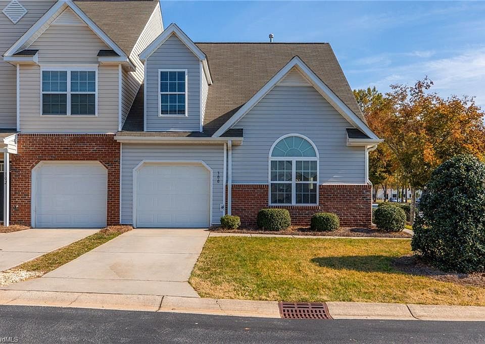 1st image of 300 Robyns Glen Cir