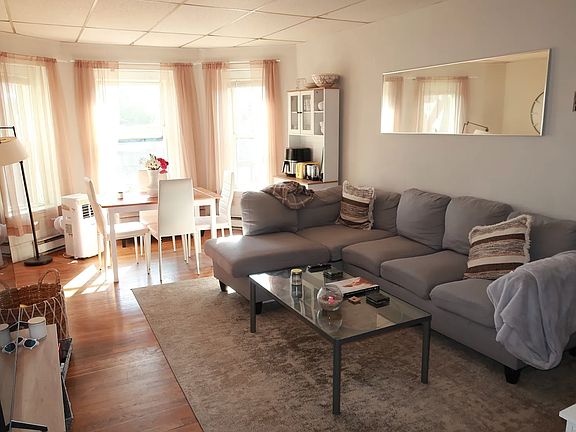 3rd image of 36 Fairfield St APT 5