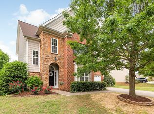 2003 Blue Iris Dr, Matthews, NC 28104