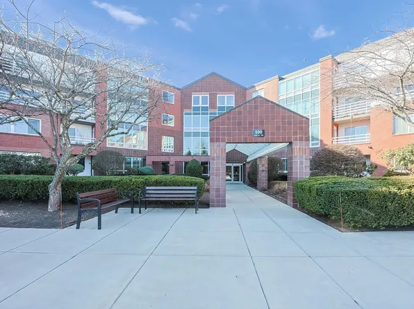 320 Place Ln #320, Woburn, MA 01801