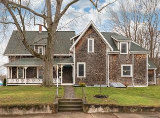 28 Franklin St, Whitman, MA 02382