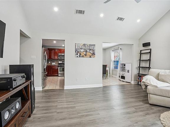 3rd image of 5034 Dreux Ave