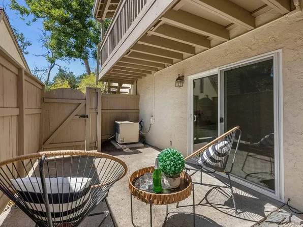 19304 Vineyard Ln, Saratoga, CA 95070