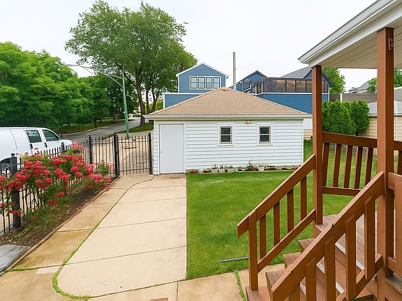 4th image of 3657 N Campbell Ave