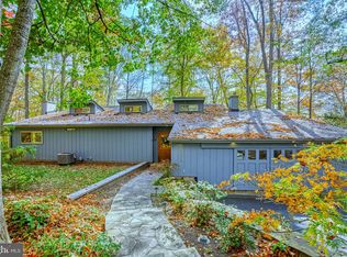 10758 Lake Forest Dr, Manassas, VA 20112