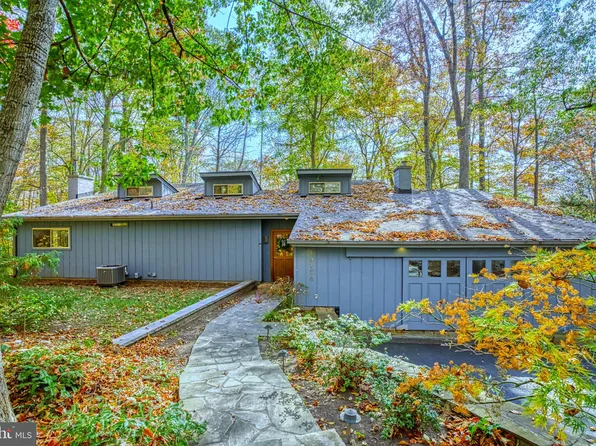 10758 Lake Forest Dr, Manassas, VA 20112