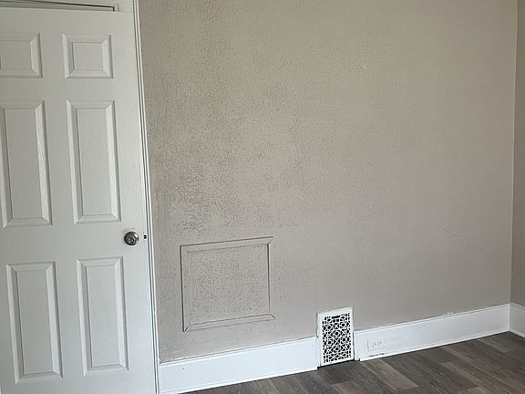 3rd image of 18 Wellington Ave
