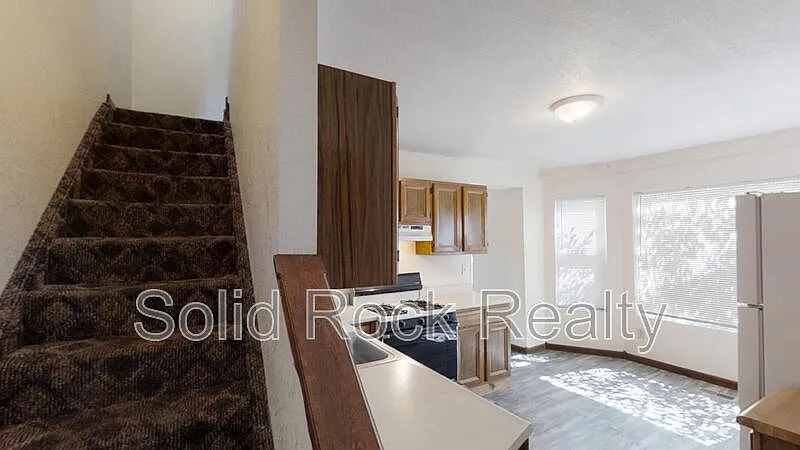 2 bed, 1.0 bath, 767 sqft, $1,300 — Photo 2