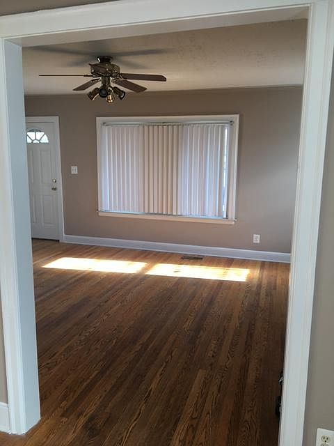 1st image of 211 Poplar St