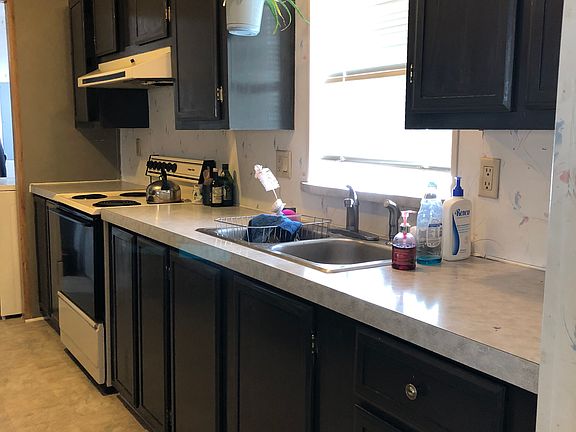 2nd image of 440 W 6 S