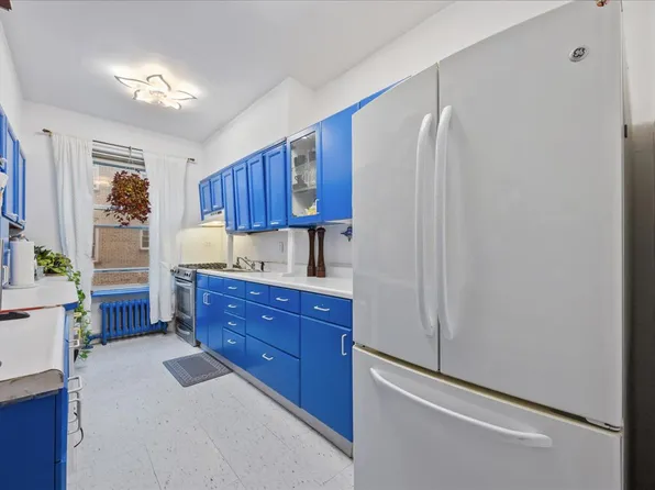 763 Ocean Parkway image 8 of 18