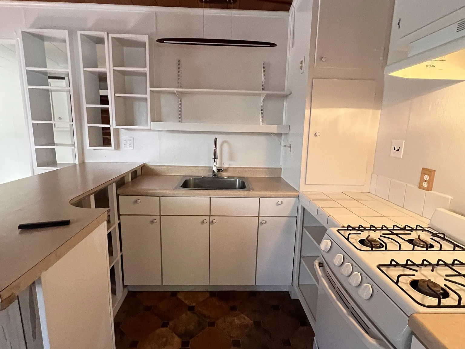 12524 Valley View Road (Granny Unit) - — Photo 4