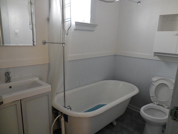 5th image of 320 N 12th St
