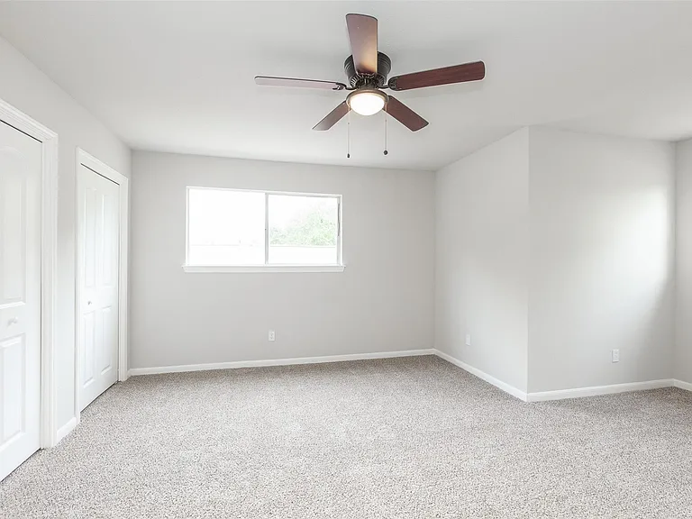 21402 Park Royale Dr — Photo 17
