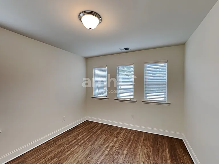 520 Slew Dr — Photo 26
