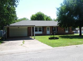 1202 N Tucker St, Nevada, MO 64772