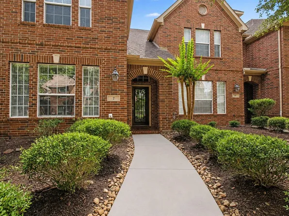 7 Umbria Ln, Spring, TX 77382