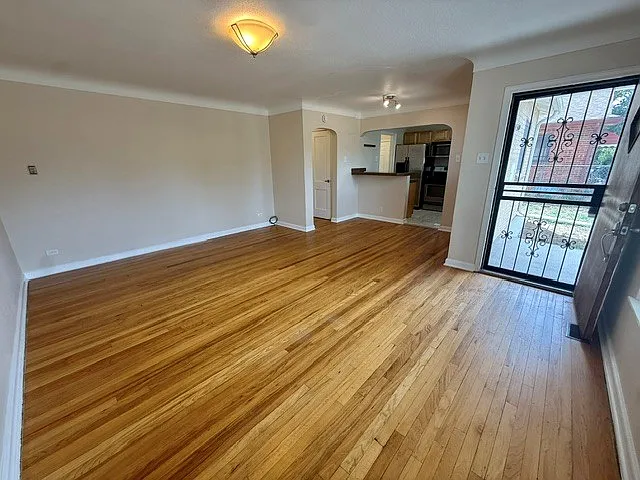 2 bed, 835 sqft, $2,200 — Photo 3