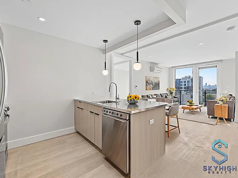 44-15 Broadway #404 — Photo 1
