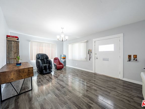 3rd image of 804 W 55th St