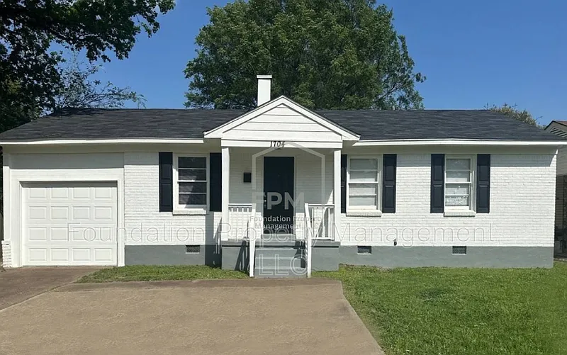 1704 S Perkins Rd