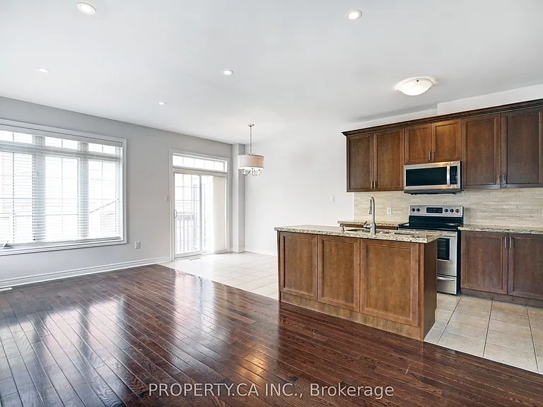 41 Spruce Pine Cres — Photo 8