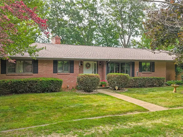 55835 Davis Ln, Dowagiac, MI 49047