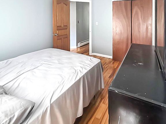 2nd image of 3047 82nd St Fl 2