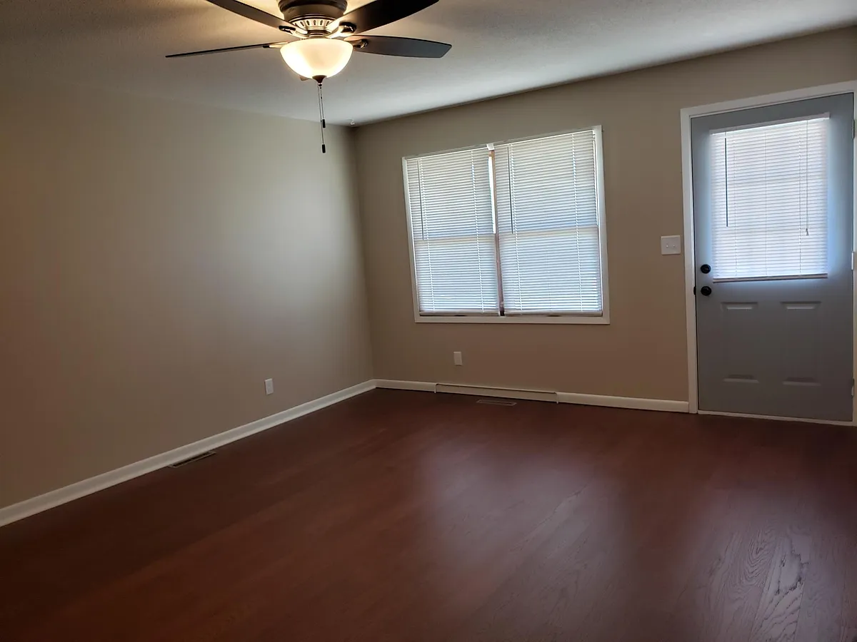 Building Photo - 1521 N Dakota Ave #1