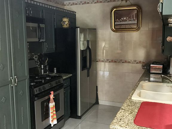 4th image of 9704 Vaquero Ct
