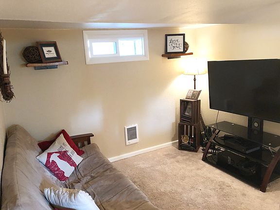 Basement Den/Bedroom 