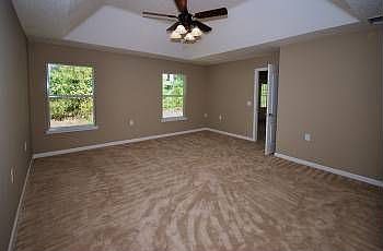 3rd image of 525 Ash St