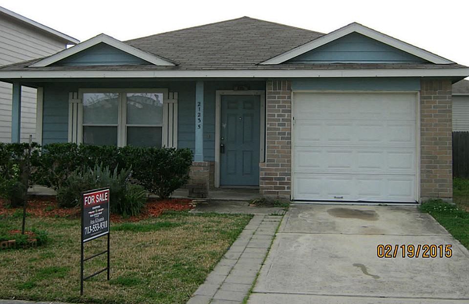 1st image of 21235 Linden House Ct