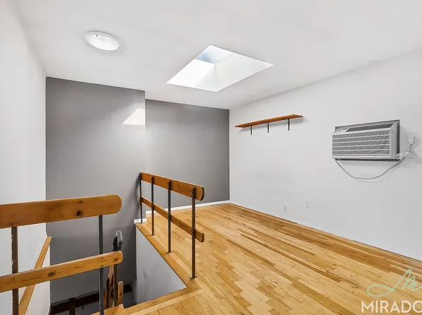 304 East 20th Street image 4 of 16