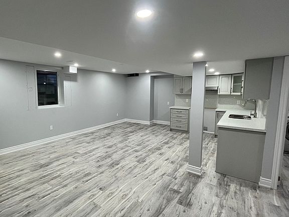 3rd image of 21 Horizon St