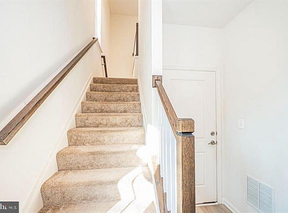 4th image of 7315 Martin Farm Cir