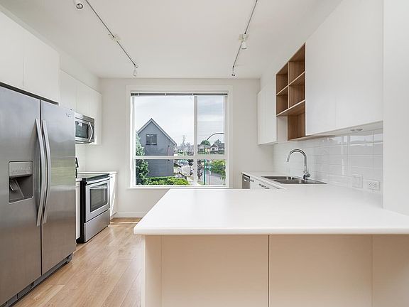 4th image of 19159 Watkins Dr #40