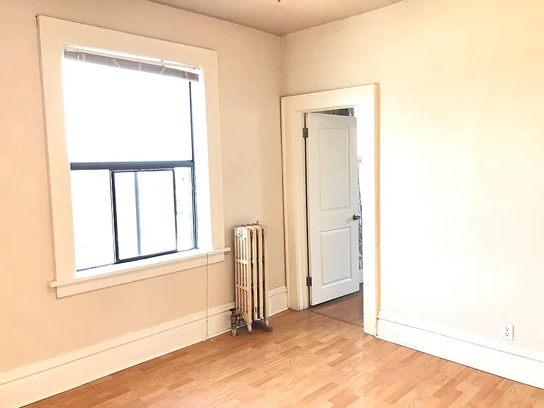 307 1/2 W 2nd Ave #17 — Photo 9