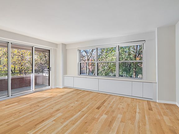 3rd image of 383 Grand St APT M307