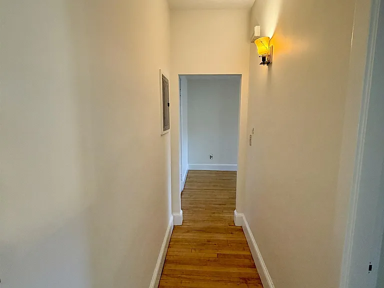 1010 Cambridge St — Photo 11