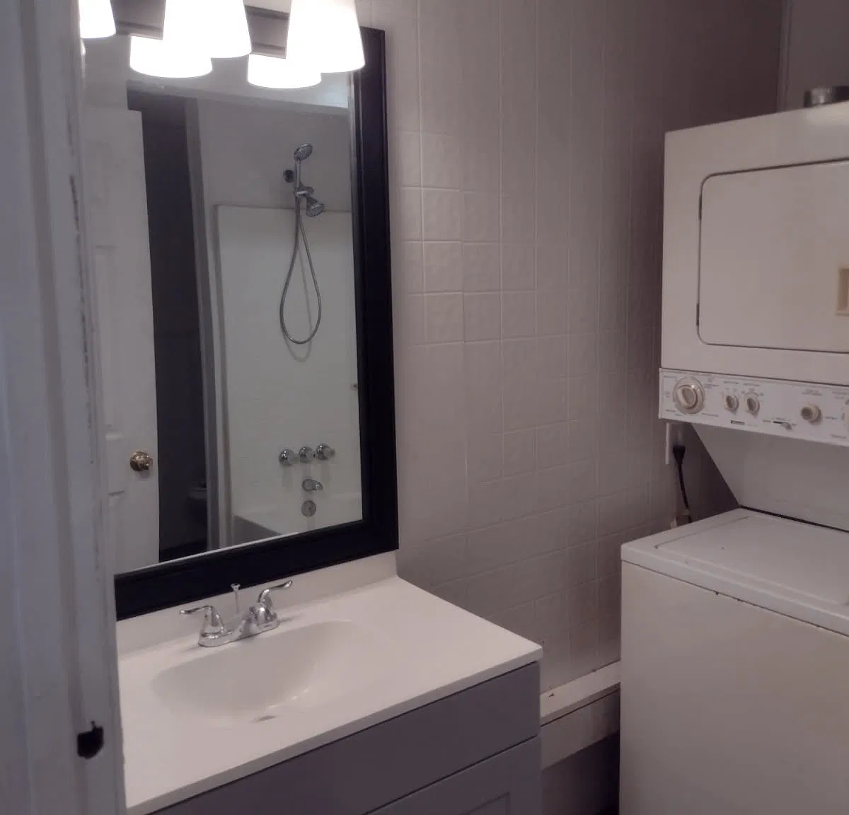7 bed, 2781 sqft, $1,000 — Photo 4