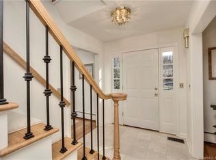 20 Parish Rd N, New Canaan, CT 06840