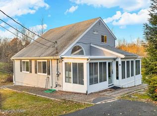 249 Clearview Dr, Long Pond, PA 18334
