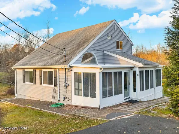 249 Clearview Dr, Long Pond, PA 18334